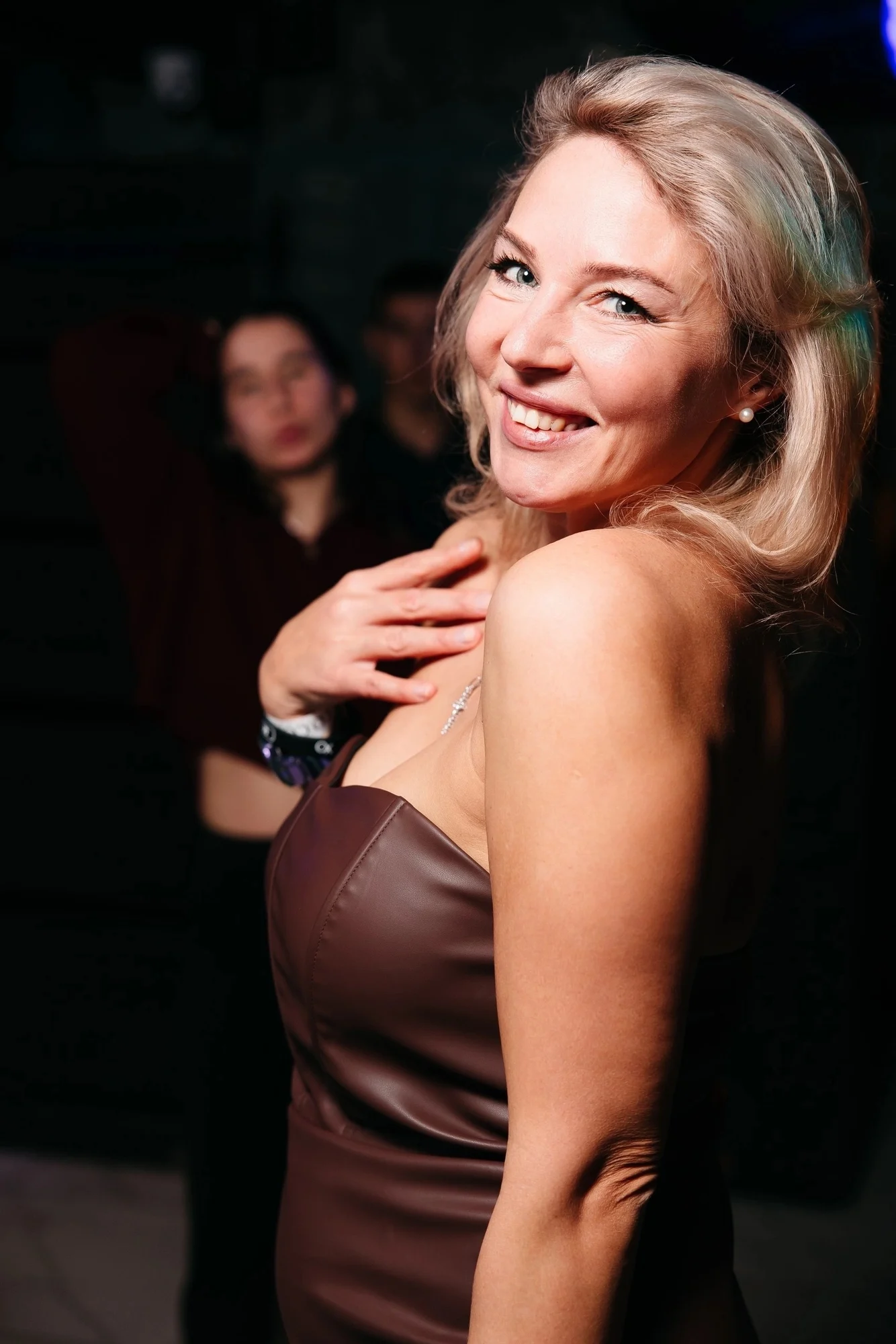 Пятничный фотоотчёт XO: гости, музыка и танцпол — изображение 8
